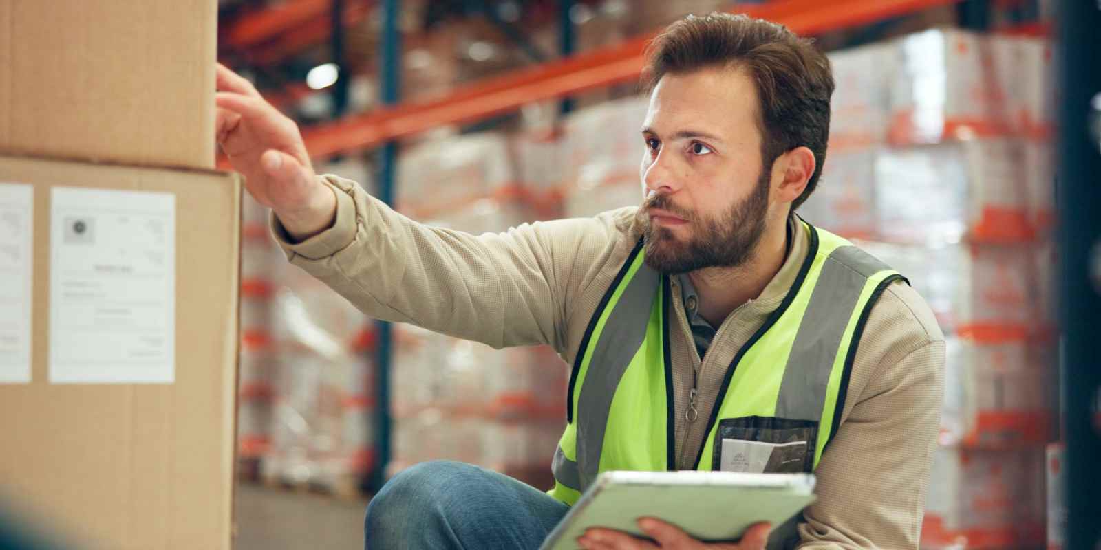 Order Selector Working in Warehouse with Tablet